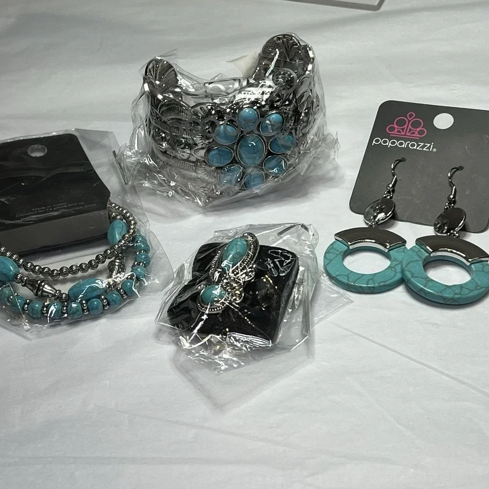Fashion Fix Set PAPARAZZI Jewelry NWT Ring Earrings 2 Bracelets Turquoise Style